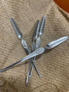 Classic Metal Ear Pick Set in Silver - Men Grooming